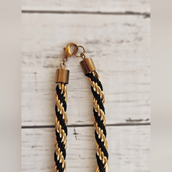 Lavender Field Bell Sleeve Tie Front Vneck Top Shirt W/ Gold & Black Necklace - Picture 11 of 13